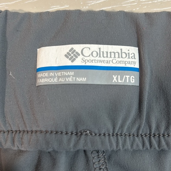 XL woman’s Columbia  shorts - Picture 3 of 3